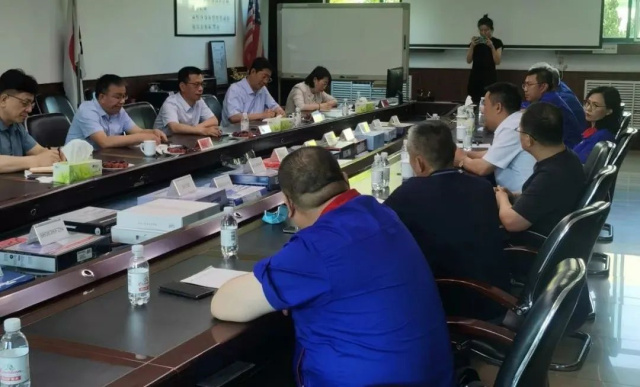 中國鑄造協(xié)會(huì)執(zhí)行會(huì)長張志勇一行與市工信局領(lǐng)導(dǎo)到江達(dá)公司調(diào)研指導(dǎo)